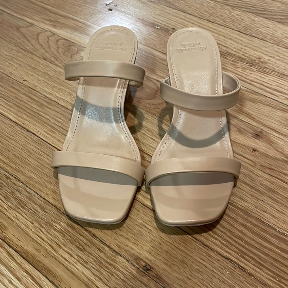 Abercrombie double strapped heeled slide sandals